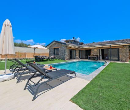 Villa Daylight