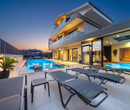 Villa Alavya