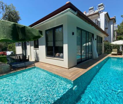 Villa Root