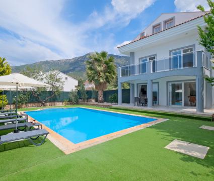Villa Elisa 2