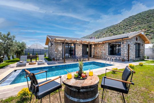 Villa West