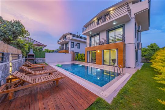 Villa Galaksi