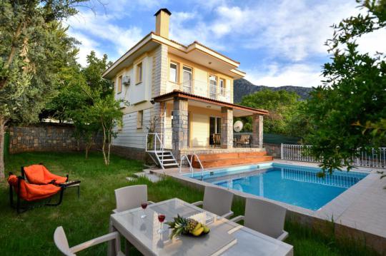 Villa Almond 1
