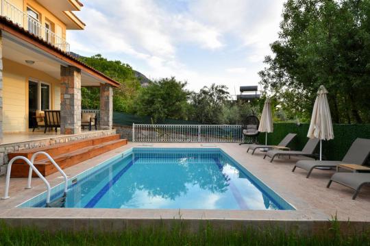 Villa Almond 2