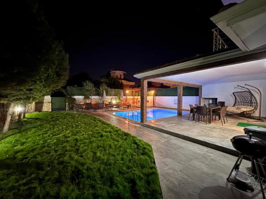 Villa Laras