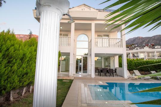 Villa Hisarpark D