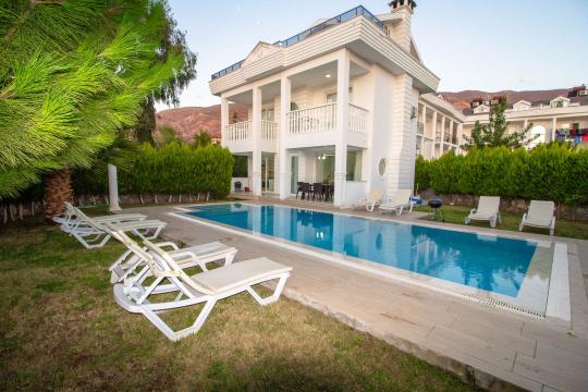 Villa Hisarpark D
