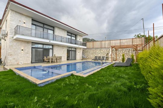 Villa-Avcı & Jakuzili & Özel Havuzlu & 6 Kişilik & Kiralık Tatil Villası
