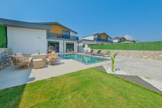 Villa Denis 5 - Isıtmalı Kapalı Havuzlu & Jakuzili & Saunalı Kiralık Villa