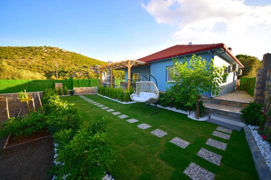 Villa Karye - Muhafazakar Havuz Alanlı Kiralık Villa