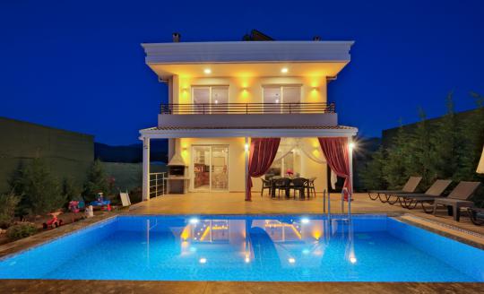 Villa Lara Shine