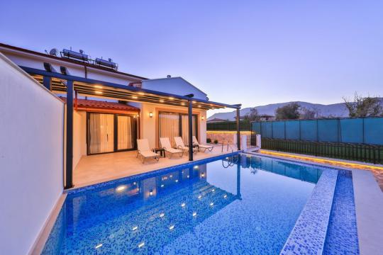 Villa Safran - Doğa İçerisinde & Jakuzili Kiralık Villa